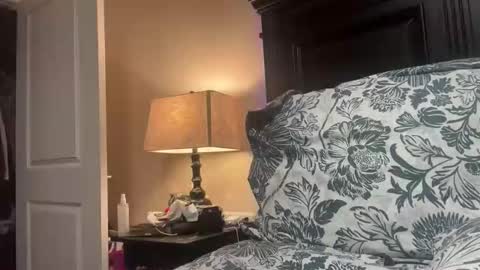 penutbutter691 online show from November 15, 2025, 1:18 pm