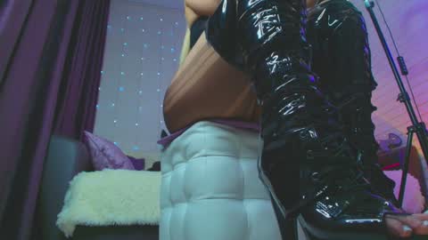 Dia  online show from January 21, 2025, 5:38 am