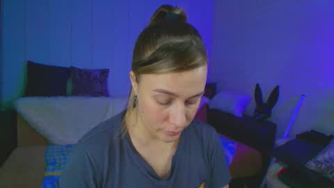 Dia  online show from March 9, 2025, 9:02 am