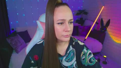 Dia  online show from October 17, 2025, 8:55 pm