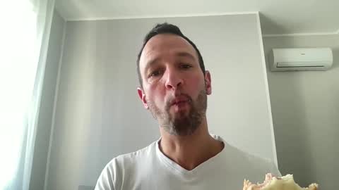 peppinslosqualo online show from March 2, 2025, 2:32 pm