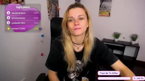 Mia online show from October 15, 2025, 7:08 am