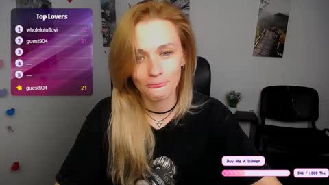 Mia online show from November 25, 2025, 10:59 am