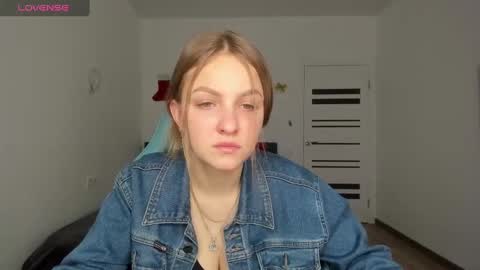 PerditaPravdina online show from December 10, 2024, 1:55 pm