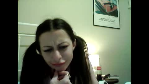 cherry online show from October 8, 2025, 2:20 am