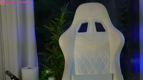 Dee online show from December 21, 2024, 9:33 am