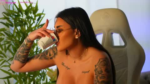 Dee online show from February 14, 2025, 10:07 am