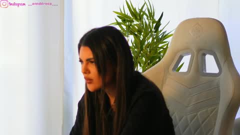 Dee online show from February 21, 2025, 9:24 am