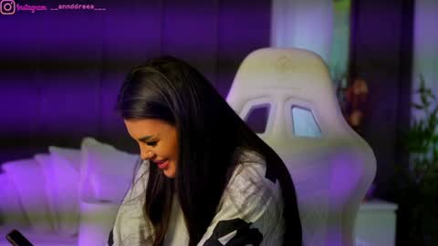 Dee online show from September 11, 2025, 2:17 pm