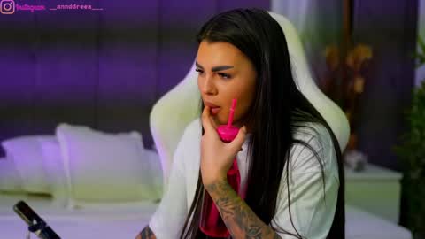 Dee online show from October 6, 2025, 3:31 pm