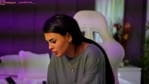 Dee online show from October 16, 2025, 11:33 am