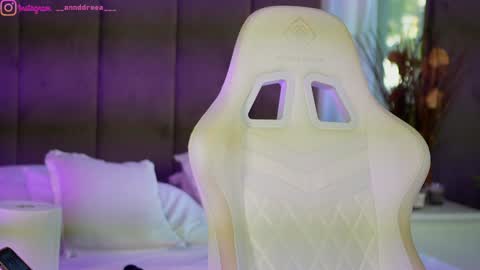 Dee online show from October 20, 2025, 12:05 pm