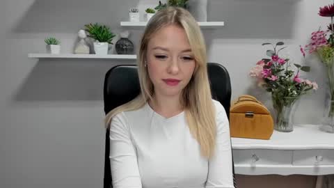 Snapshot of perfectxcindy chatting on January 16, 2025, 6:25 am Cindy online show from January 16, 2025, 6:25 am