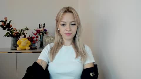 Snapshot of perfectxcindy chatting on February 19, 2025, 12:33 pm Cindy online show from February 19, 2025, 12:33 pm