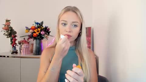 Snapshot of perfectxcindy chatting on September 24, 2025, 5:44 am Cindy online show from September 24, 2025, 5:44 am