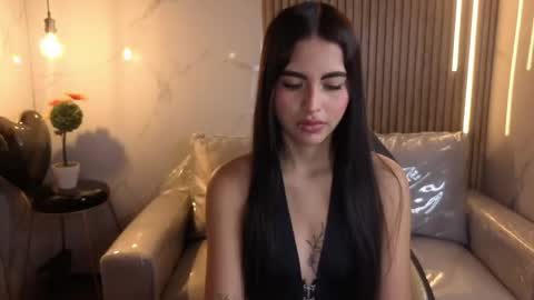 perla_lovely online show from April 27, 2026, 12:47 pm