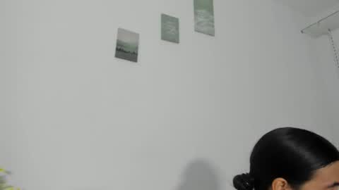 Perla mistc online show from March 11, 2026, 4:35 pm