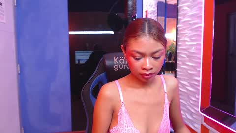 Perla online show from February 28, 2025, 6:20 pm