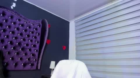 Perla online show from March 2, 2025, 3:24 am