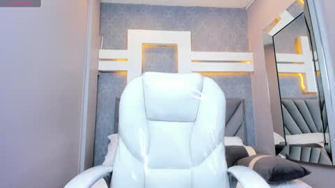 PERLA  online show from December 19, 2024, 8:23 am