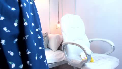 PerlaPreciosa online show from January 24, 2025, 3:22 am