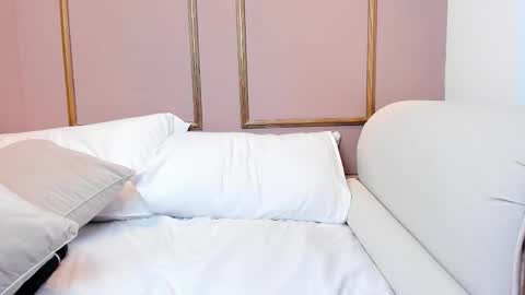 PerlaPreciosa online show from October 28, 2025, 4:27 am