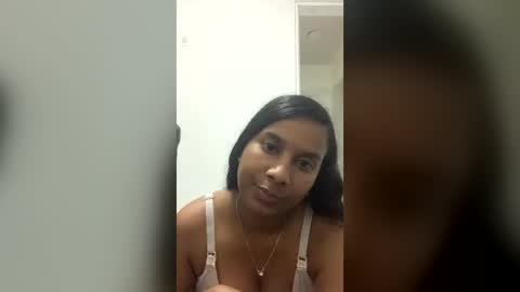 perlas208531 online show from July 26, 2026, 2:42 am