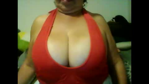 perlita070822 online show from February 9, 2025, 4:14 am