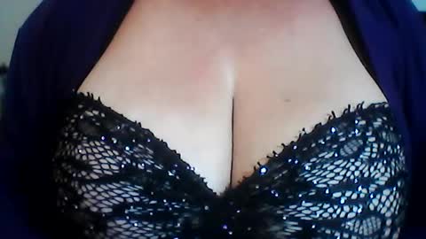 Snapshot of perlita070822 chatting on June 25, 2026, 4:23 am perlita070822 online show from June 25, 2026, 4:23 am
