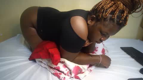 perpetual_doll online show from March 12, 2025, 6:40 am