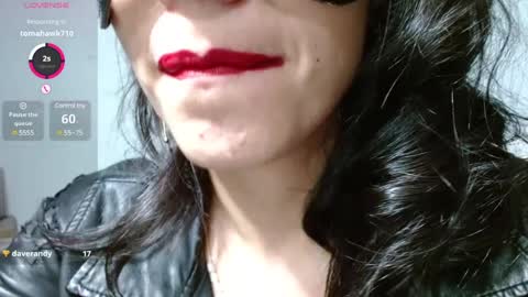 Snapshot of persefone_fire chatting on December 18, 2024, 12:21 am persefone_fire online show from December 18, 2024, 12:21 am