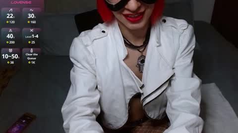 Snapshot of persefone_fire chatting on January 1, 2025, 10:56 pm persefone_fire online show from January 1, 2025, 10:56 pm