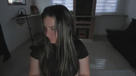 Marie online show from February 8, 2025, 10:19 pm