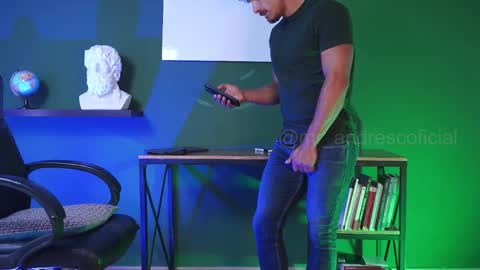 andres    online show from December 4, 2024, 2:48 pm