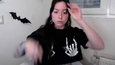 Persephone online show from November 25, 2025, 8:14 am