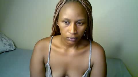 Snapshot of peru_queen chatting on May 11, 2026, 6:05 pm peru_queen online show from May 11, 2026, 6:05 pm