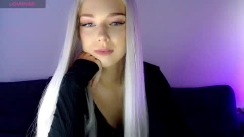 Isabella online show from January 10, 2025, 6:53 am