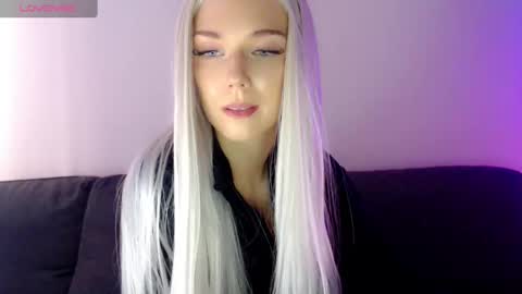 Isabella online show from January 27, 2025, 11:32 am