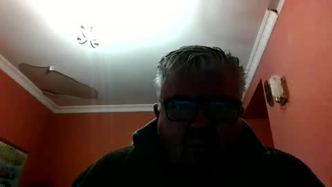 Snapshot of pete112991 chatting on December 21, 2025, 12:23 pm pete112991 online show from December 21, 2025, 12:23 pm