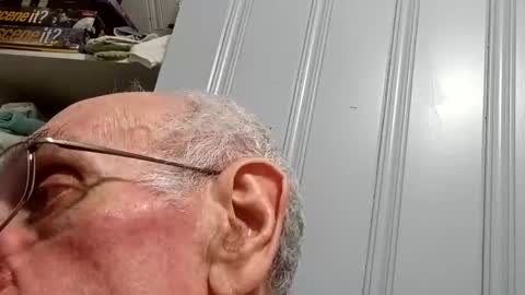 Demo online show from April 22, 2026, 3:42 am