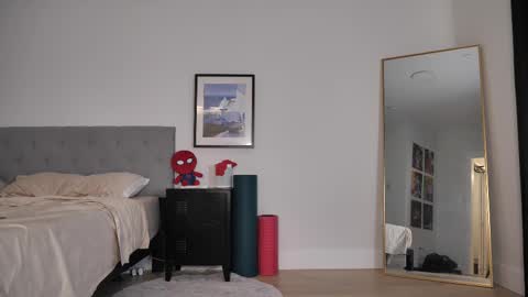 Peter Parker online show from September 22, 2025, 11:18 pm