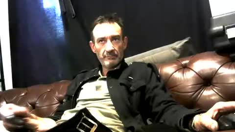 Snapshot of peterrobertson939 chatting on April 11, 2026, 1:54 am peterrobertson939 online show from April 11, 2026, 1:54 am