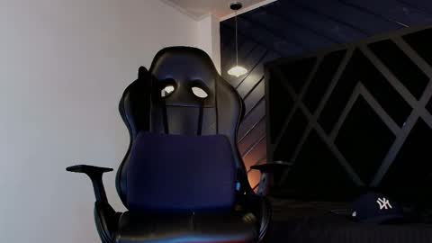 PETES EVANS new account online show from April 19, 2026, 6:10 pm