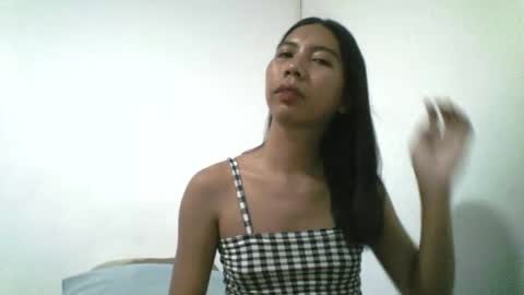 Snapshot of petite_dicklover chatting on June 8, 2026, 11:16 pm Yuriee online show from June 8, 2026, 11:16 pm