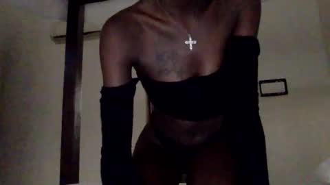petite_divah254 online show from October 4, 2025, 2:59 pm