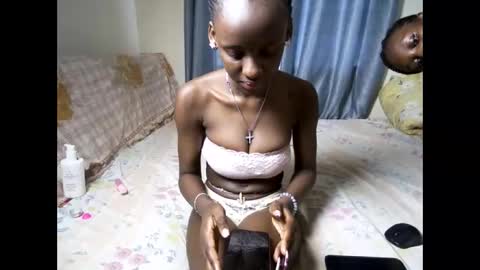 petite_funnie online show from September 23, 2025, 7:55 am