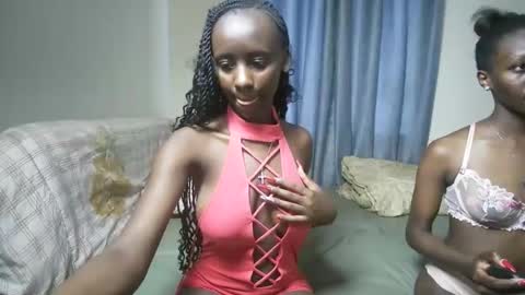 petite_funnie online show from November 26, 2025, 8:59 am