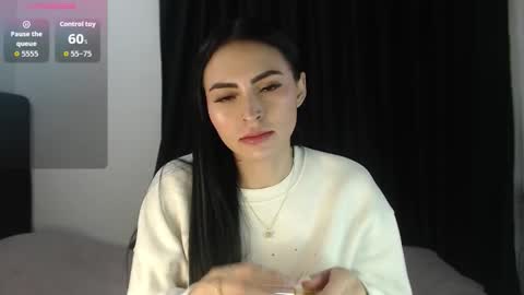 Snapshot of petite_linda chatting on January 8, 2026, 5:43 am Linda online show from January 8, 2026, 5:43 am