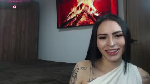 Snapshot of petite_linda chatting on April 16, 2026, 11:51 pm Linda online show from April 16, 2026, 11:51 pm