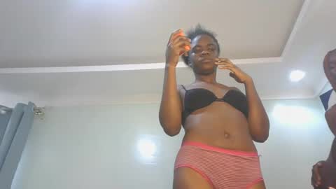 Snapshot of petite_luxe1 chatting on July 23, 2026, 11:41 am Luxe online show from July 23, 2026, 11:41 am